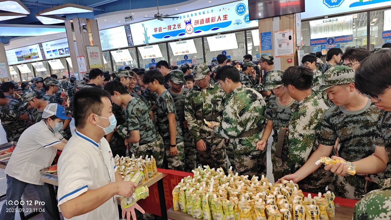 润博进校园|清凉心意,抵达每一处挥汗如雨的训练场