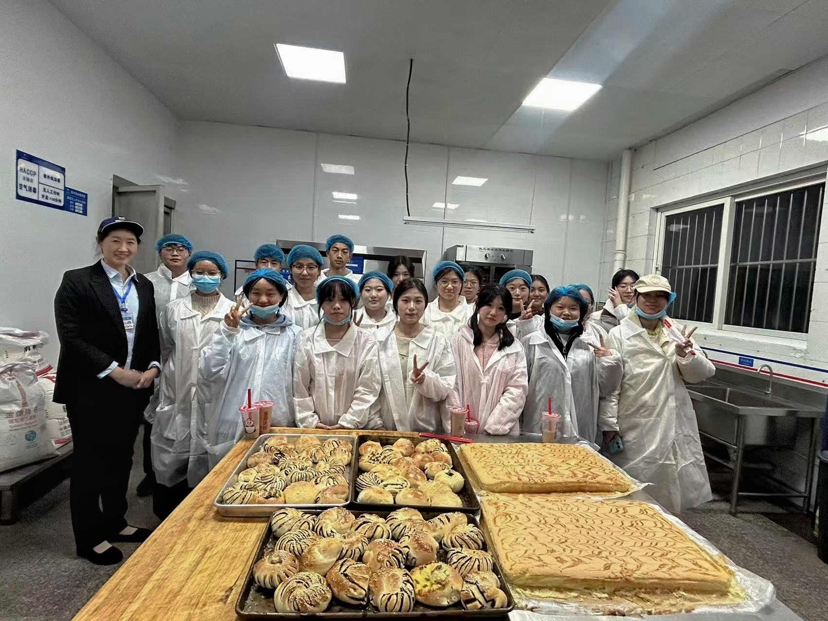 润博进校园|一堂飘香的“烘培”劳动课，开启劳动教育新模式！